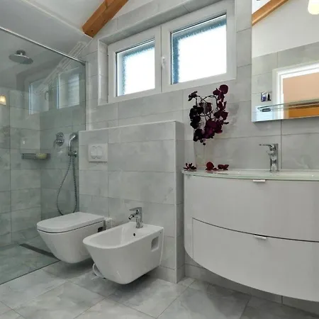 Ferienhaus Mit Privatpool Fur 8 Personen Ca 128 Qm In Dubrava Kod Sibenik, Dalmatien Norddalmatien * Dubrava (Sibenik-Knin)